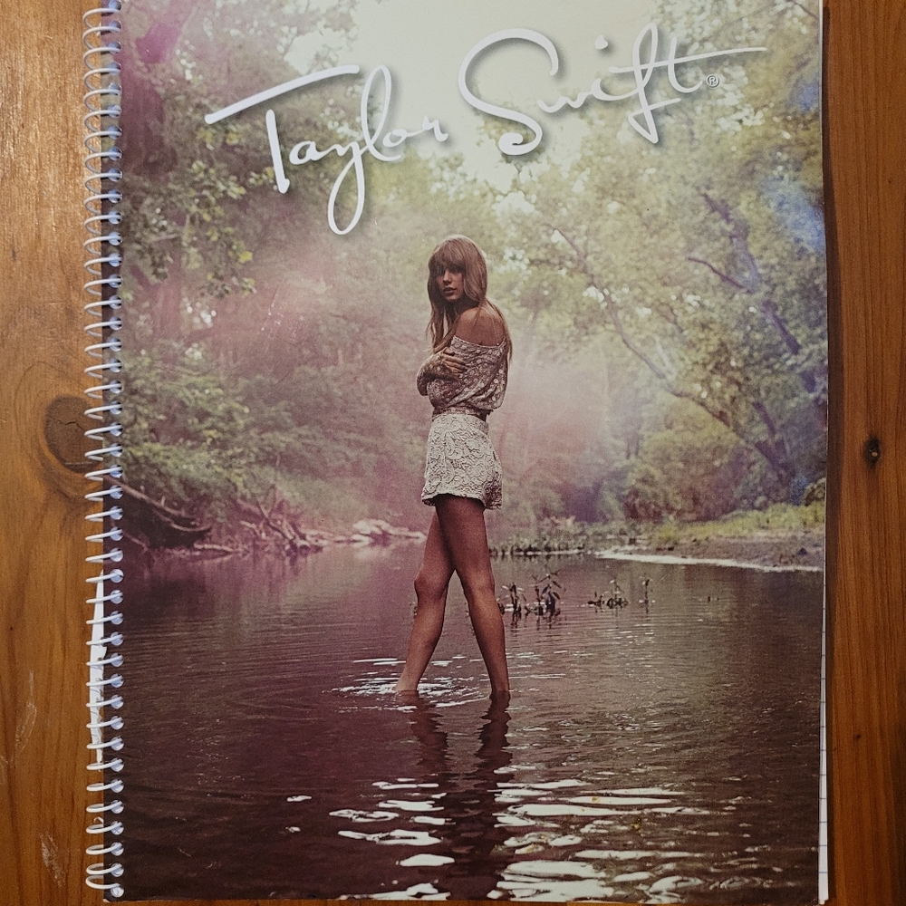2012-2013 Taylor swift notebook never used